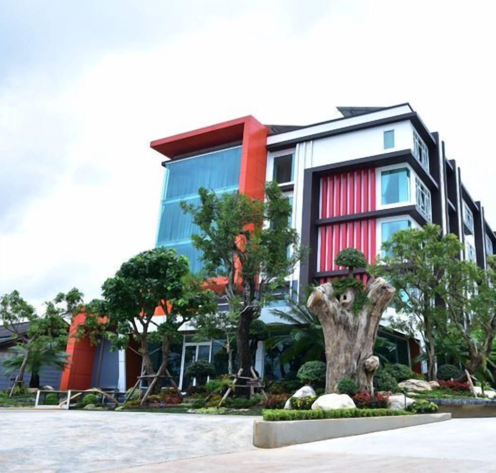 Avada Hotel 8/65