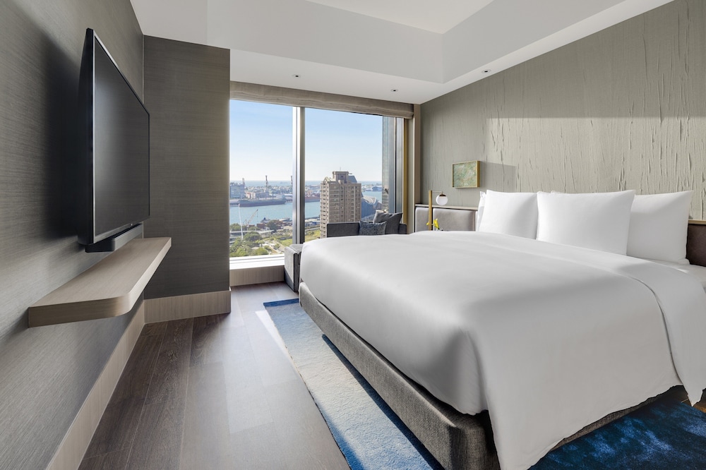 Intercontinental Kaohsiung 12/76