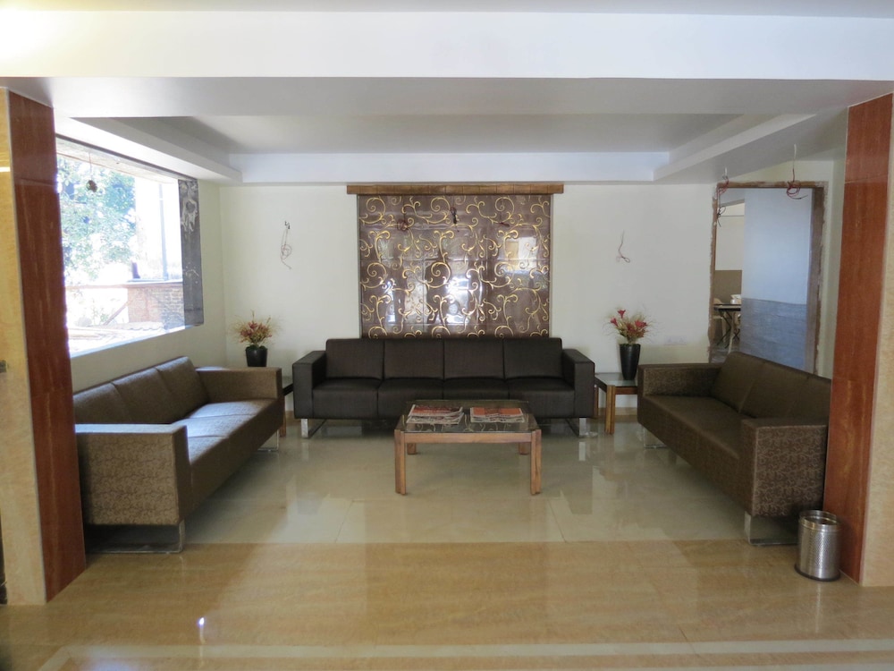 Hotel Sunny International 16/24