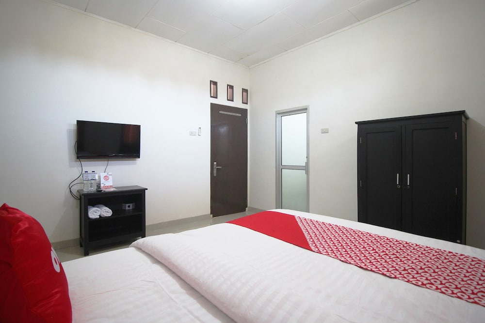 OYO 1547 Wisma Ray Syariah 17/31