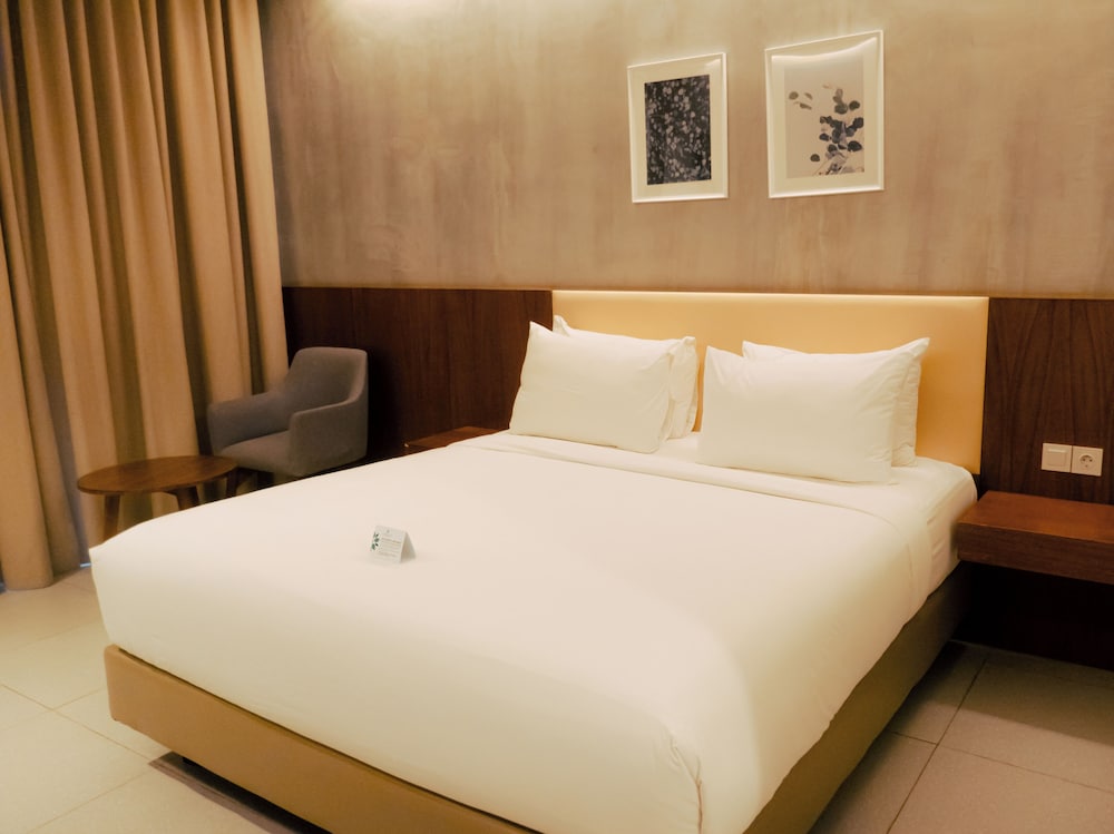 Kambaniru Beach Hotel and Resort 12/49