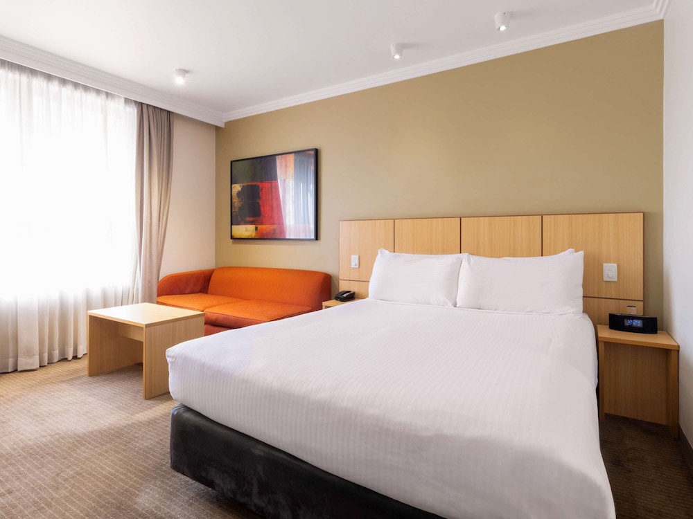 Mercure Brisbane Garden City 22/67