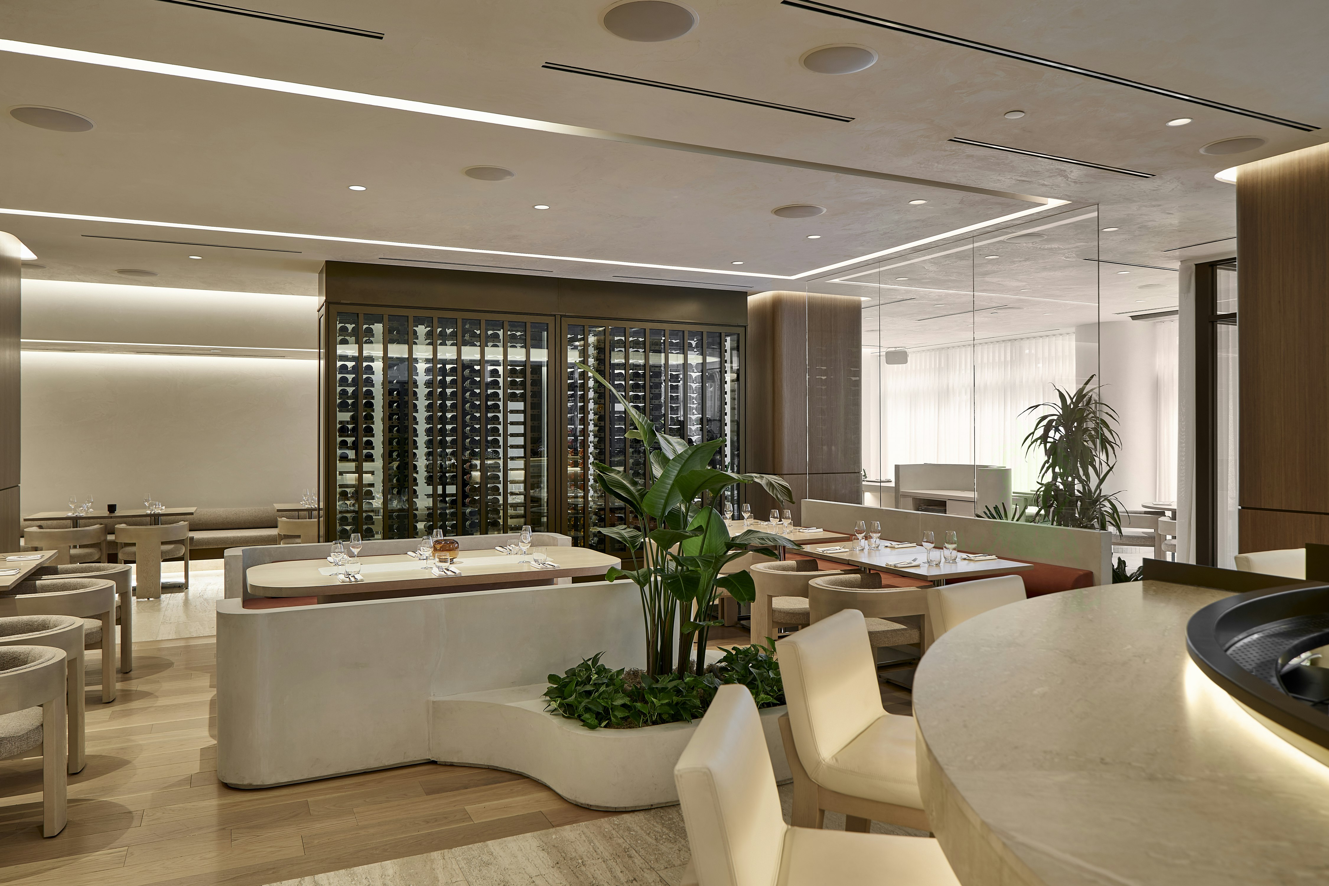 Vogue Hotel Montreal Downtown, Curio Collection by Hilton 30/50