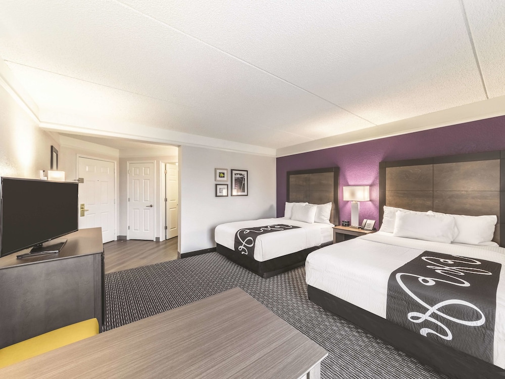 La Quinta Inn & Suites by Wyndham Austin Airport 12/46