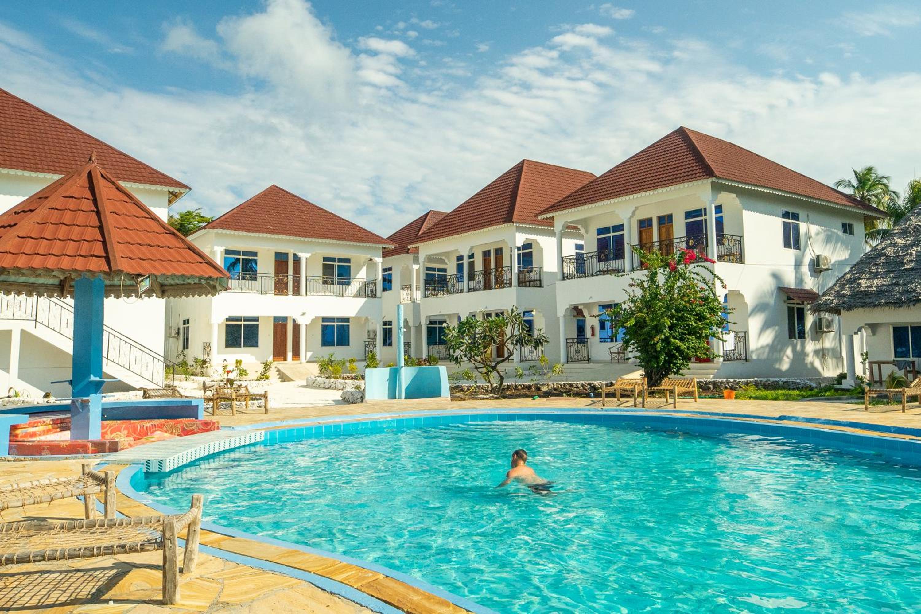 Visitors Inn Hotel 6/40