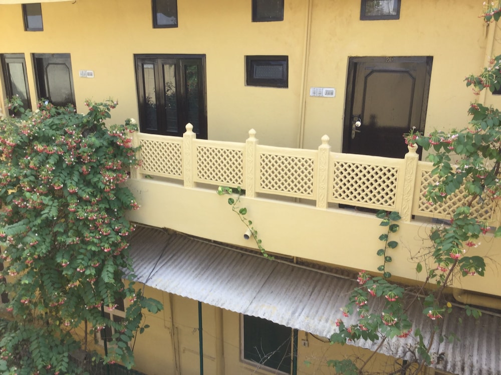 Mewar Inn 2/49
