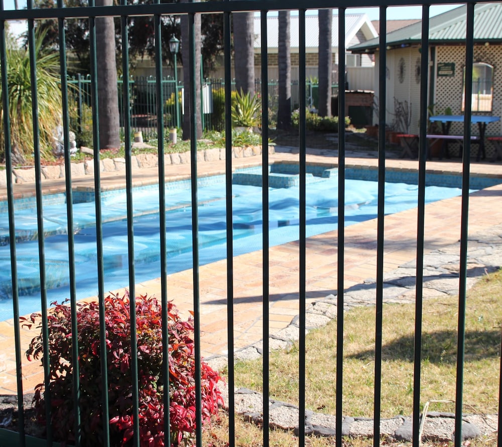 Town & Country Motor Inn 28/58
