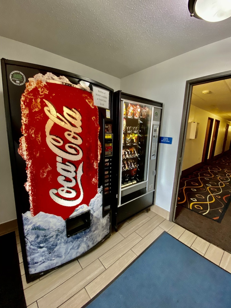 Travelodge by Wyndham La Porte/Michigan City Area 31/50