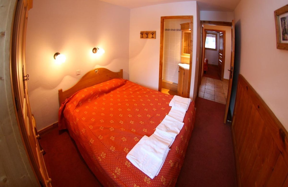 Chalet des Neiges - Oz en Oisans(Sat arr/dep only 12/50