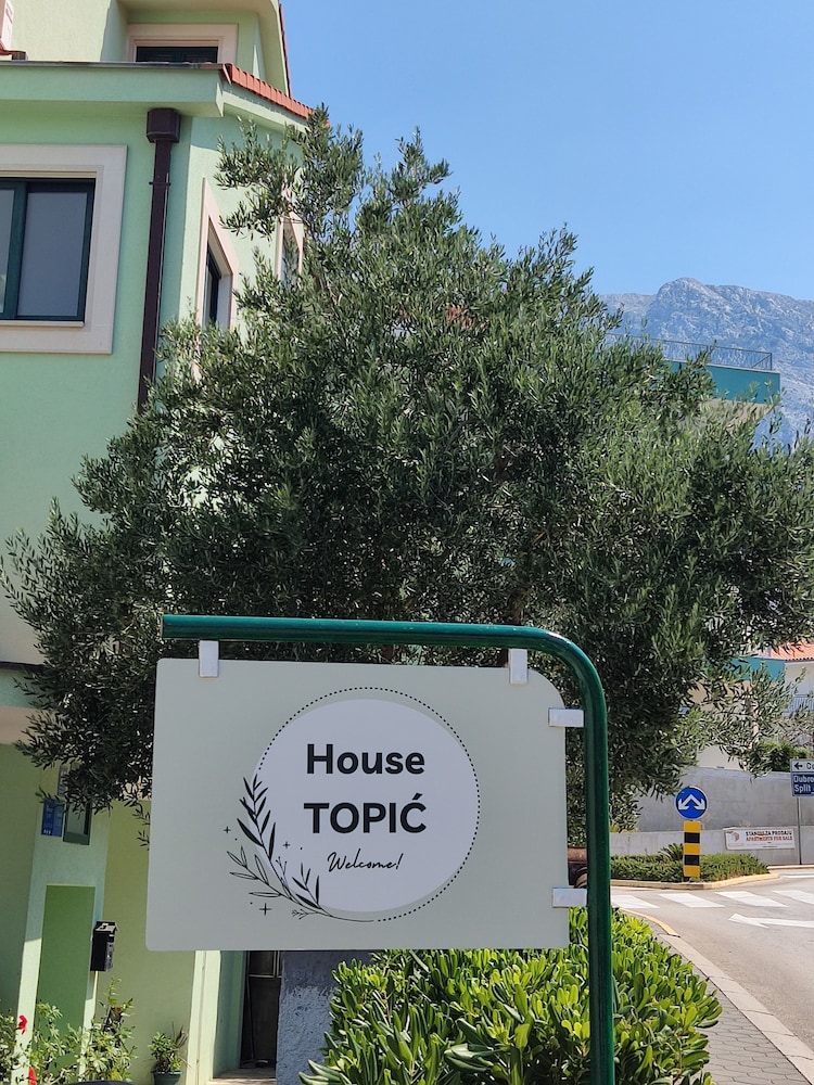 HOUSE TOPIC 2/33