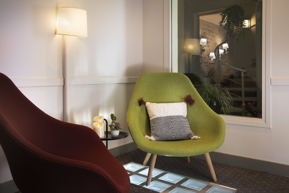 HOTEL MARAIS HOME(Formerly Ho Marais) 62/68