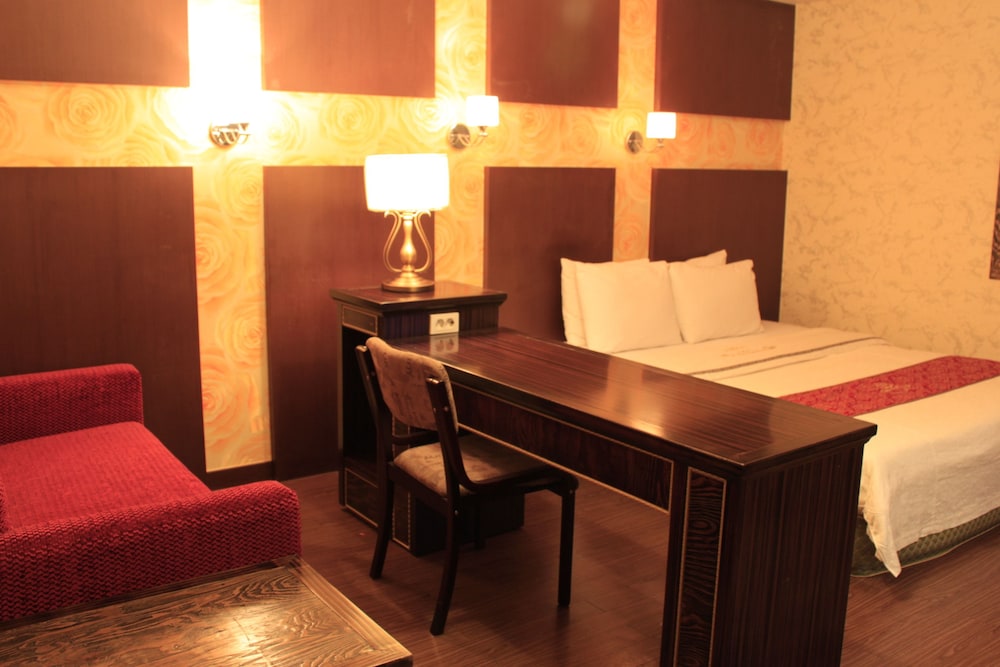 Hotel Amour Symphony 34/49
