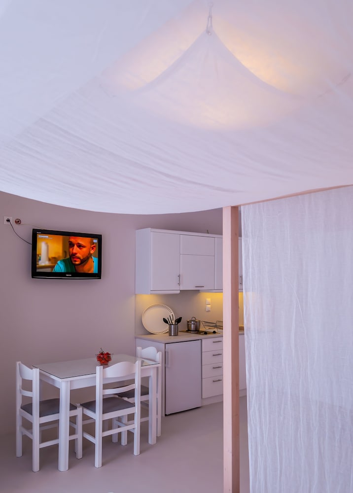 Milos Bay Suites 30/50