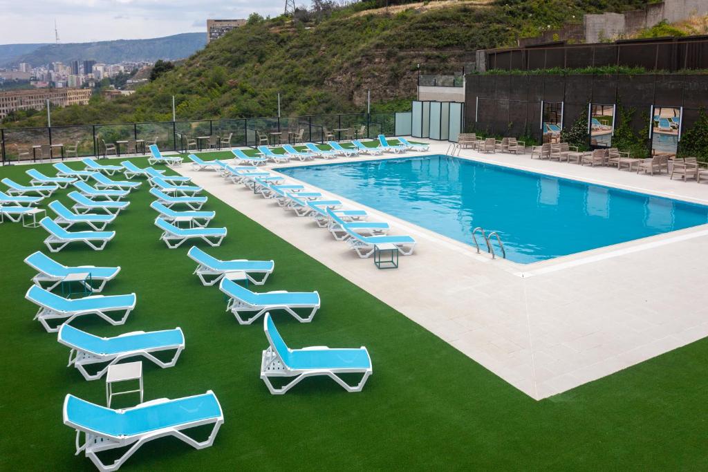 Beaumonde Garden 32/36