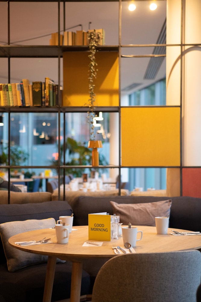 Holiday Inn London - Whitechapel by IHG 65/82