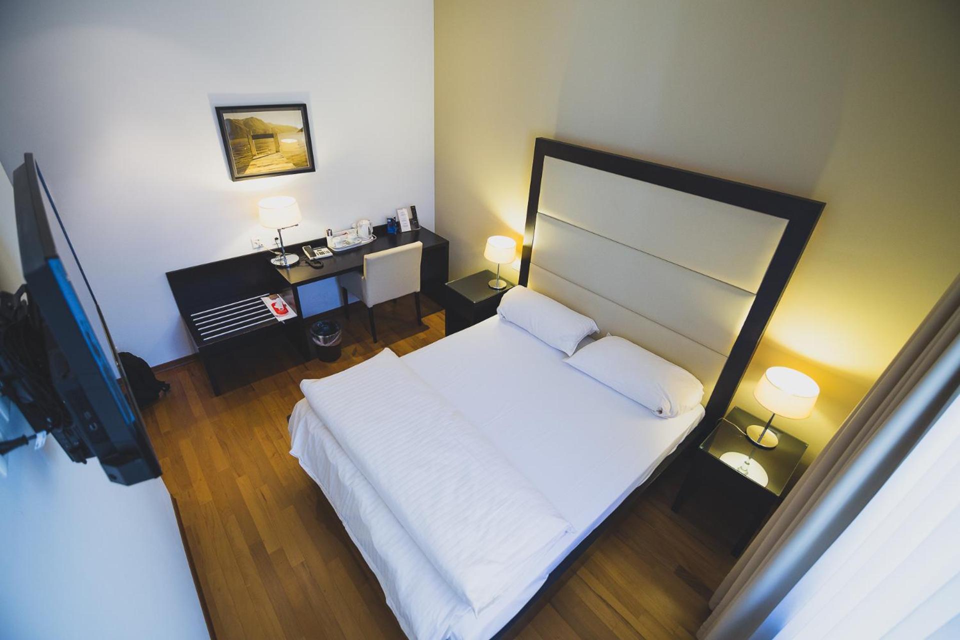 Enjoy 1313AG Hotel Touring 16/50