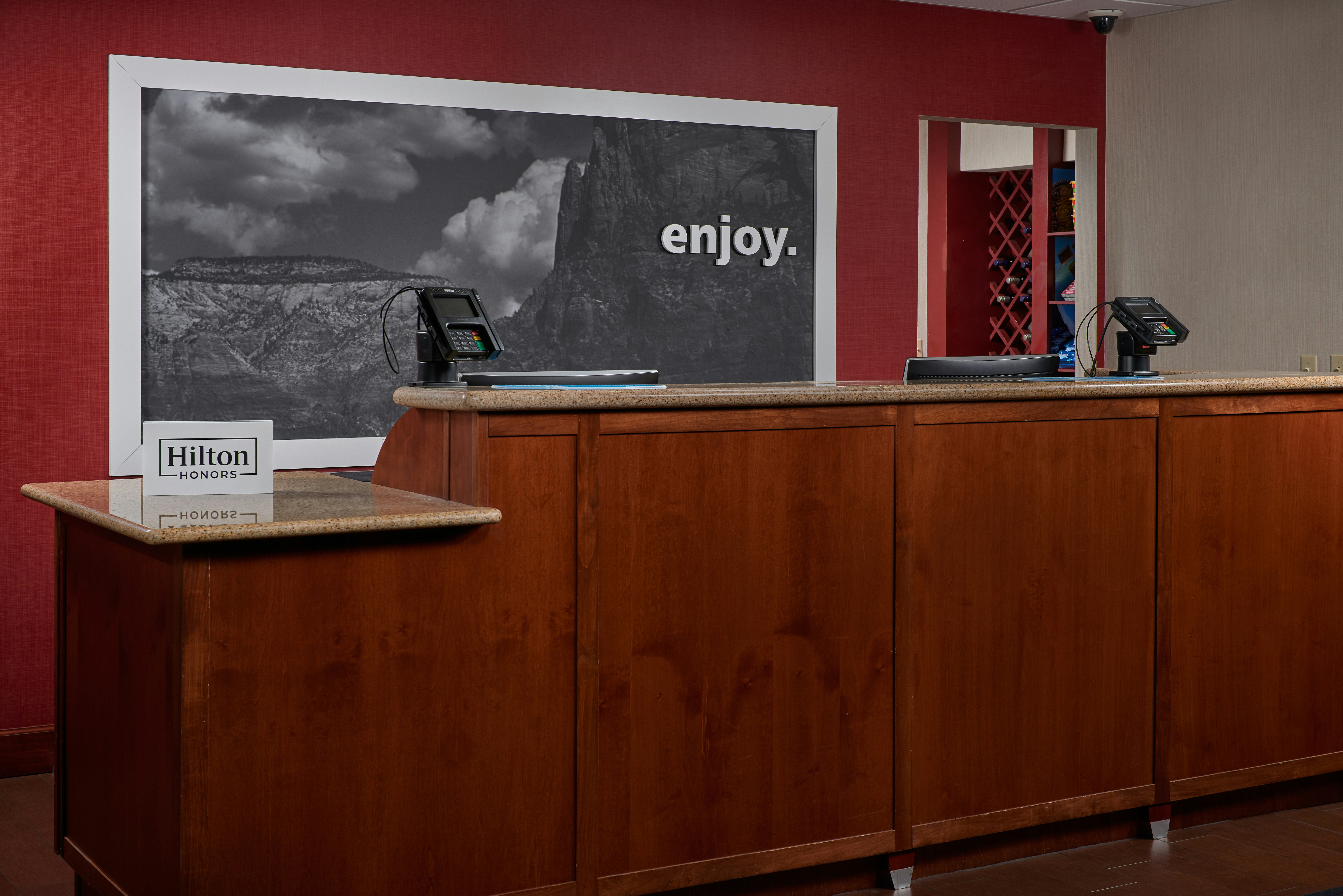 Hampton Inn & Suites Phoenix-Surprise 12/40