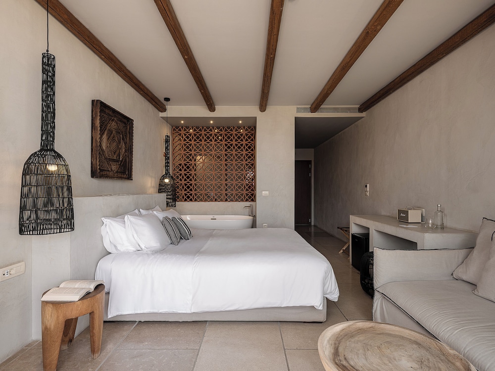 The Theodore Boutique Hotel 10/50