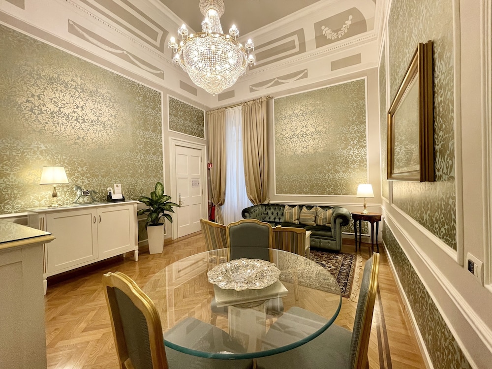 Palazzo Monga Boutique Guesthouse 53/66
