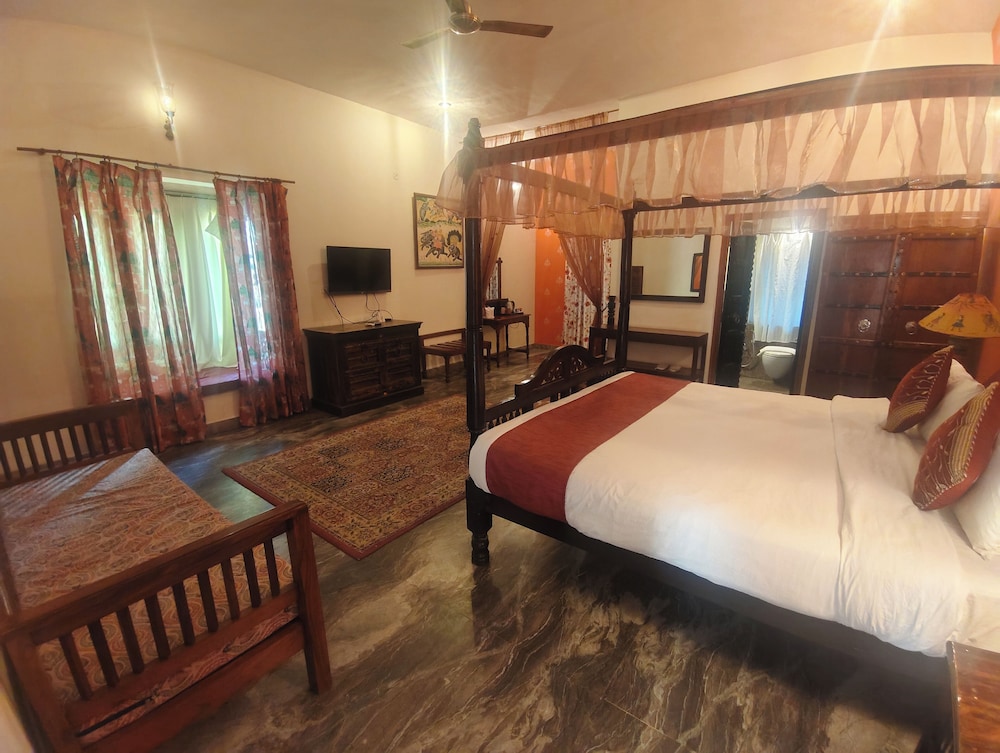 REGAL, HERITAGE, DOUBLE BED