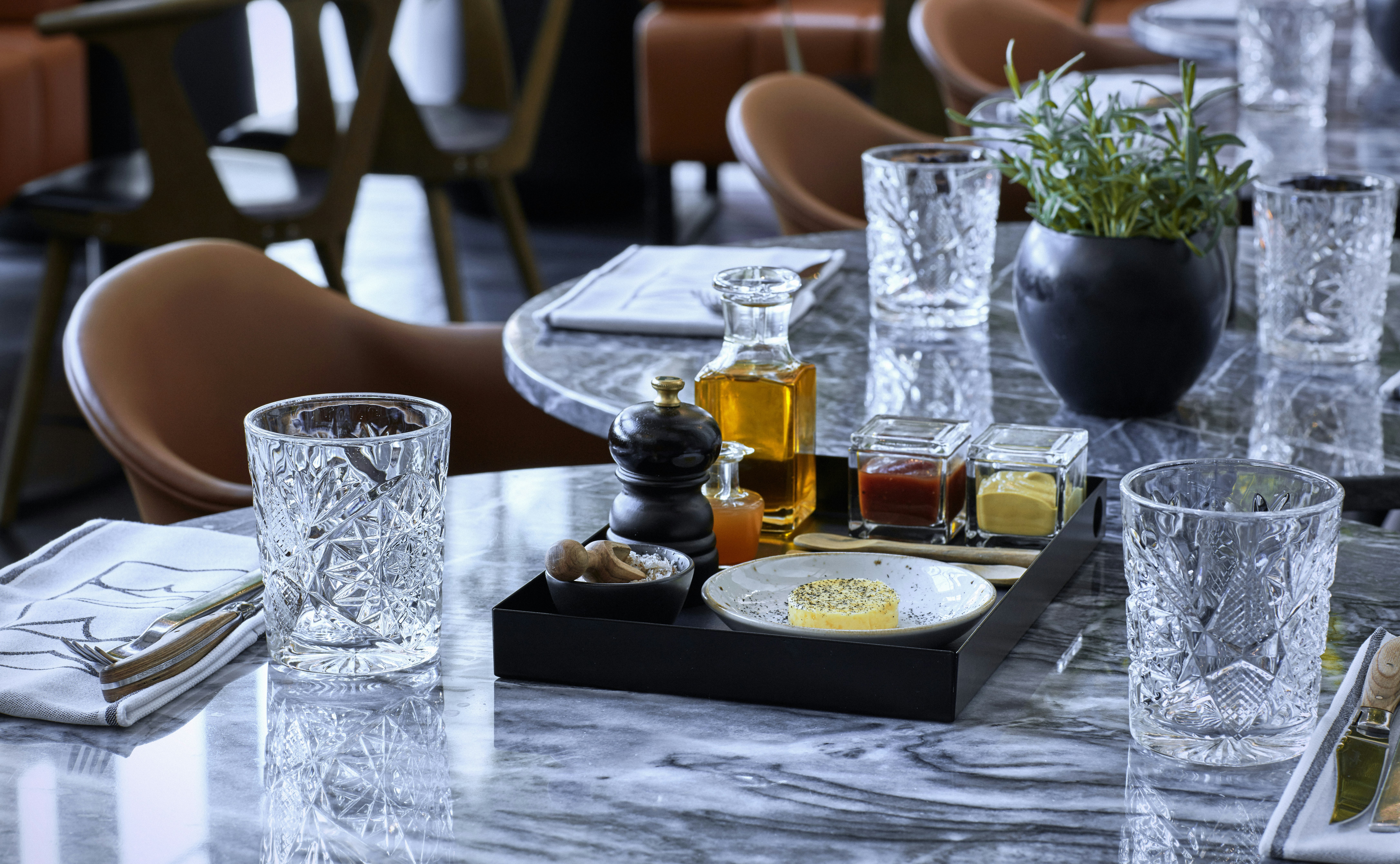 Crowne Plaza Ventura Beach 56/74