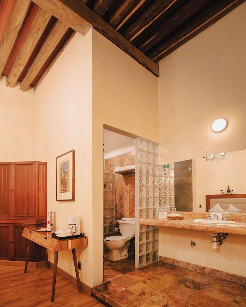 Hotel Casa Antigua 56/69