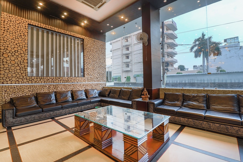 HOTEL GRAND SHIVA 38/50