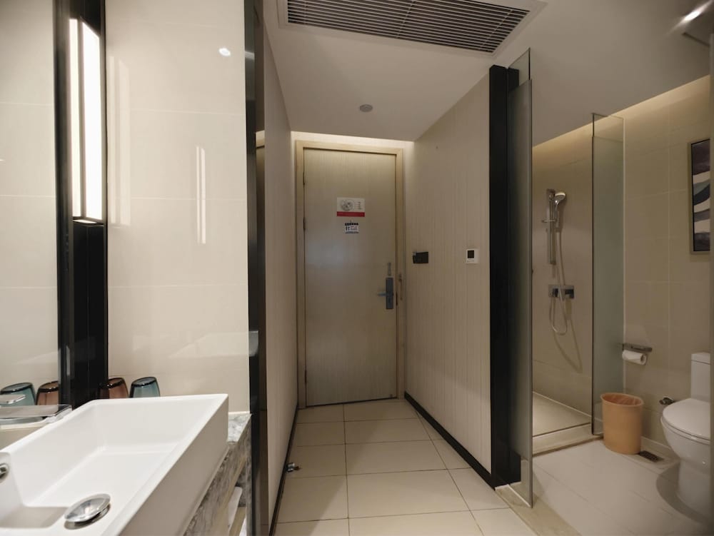 Echarm Hotel (Guangzhou Beijing Road Pedestrian Street Tianzi Wharf) 61/64