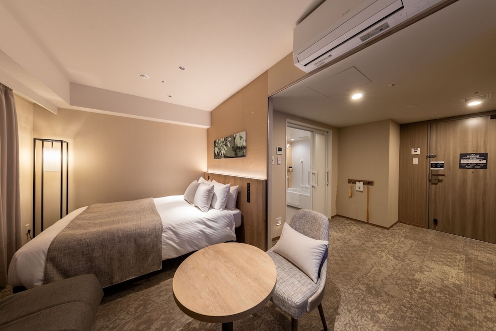 UNIVERSAL, DOUBLE BED