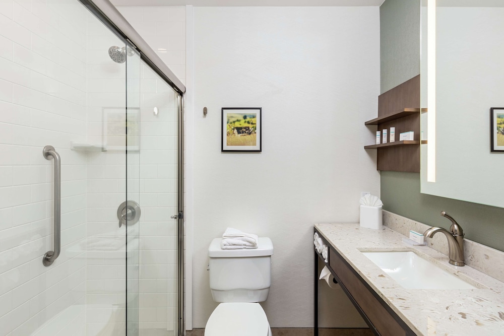 Hilton Garden Inn Davis Downtown 8/40