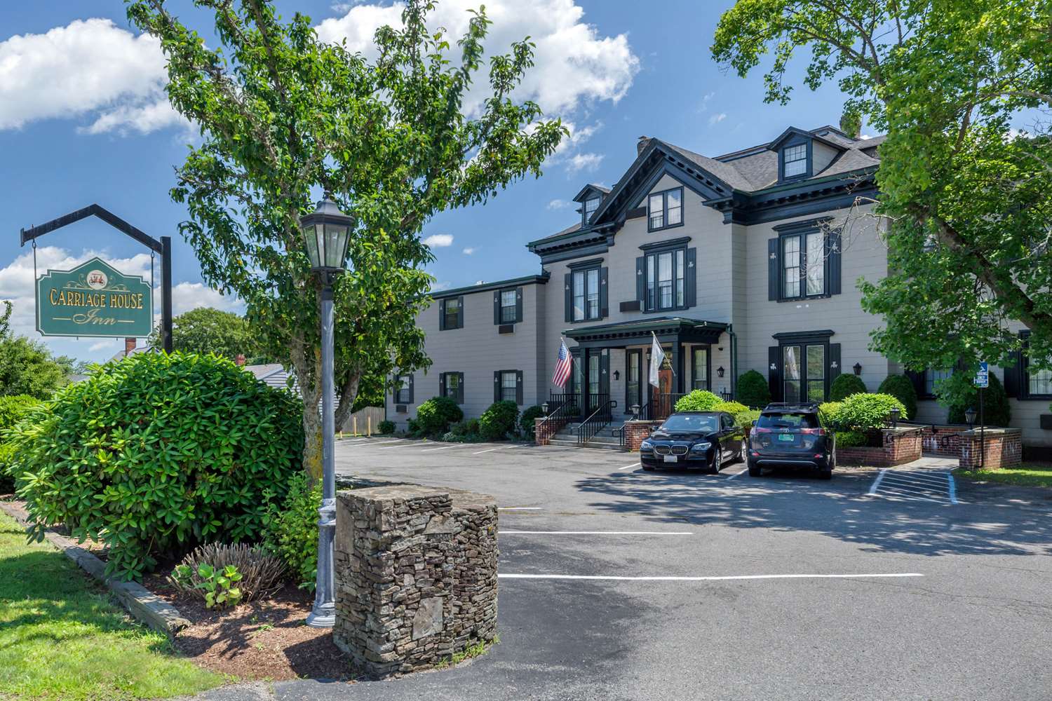 The Carriage House Inn Newport 43/44