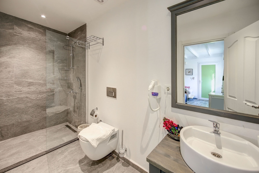 Kefi Beach And Suites 49/50