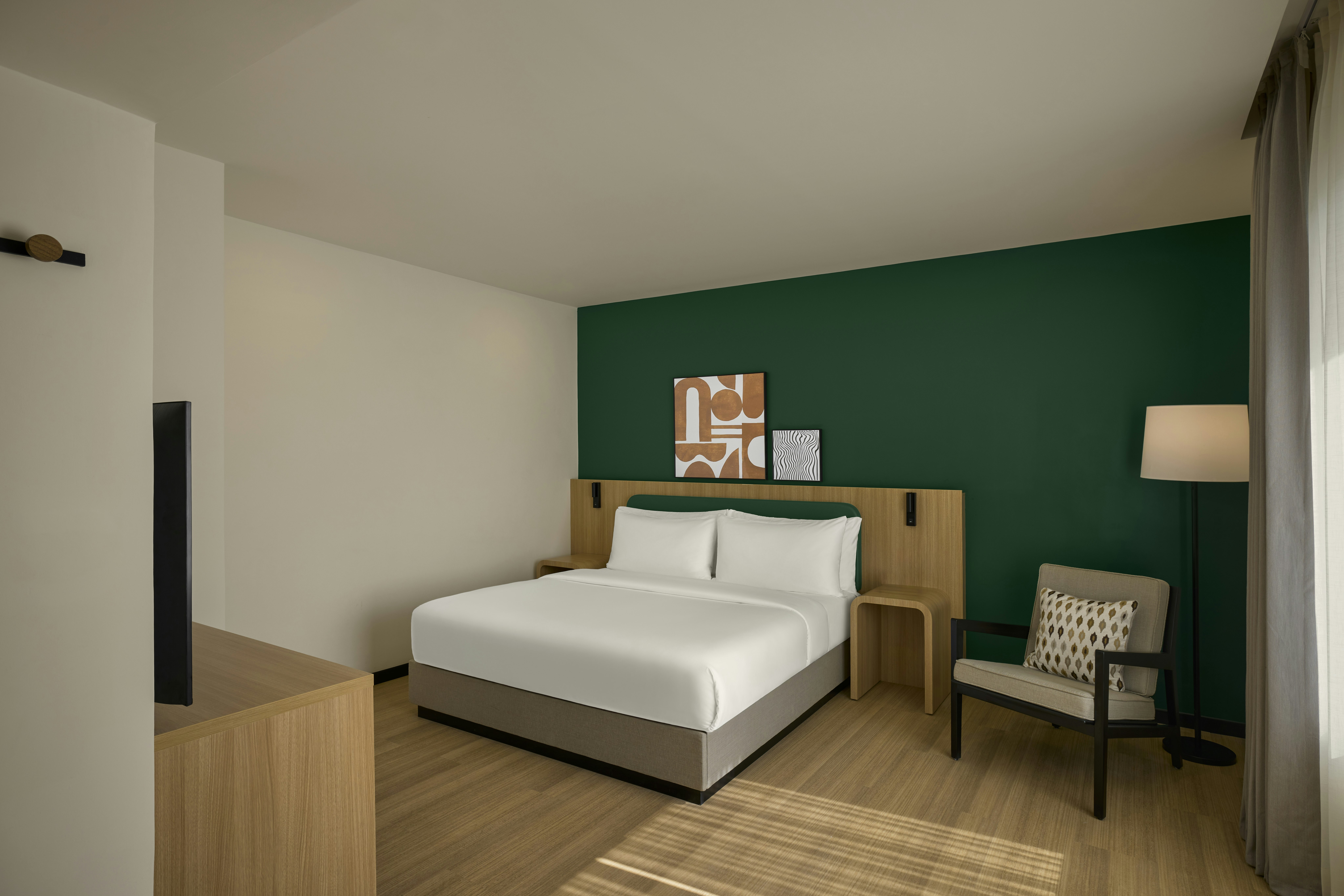Suite, King Bed