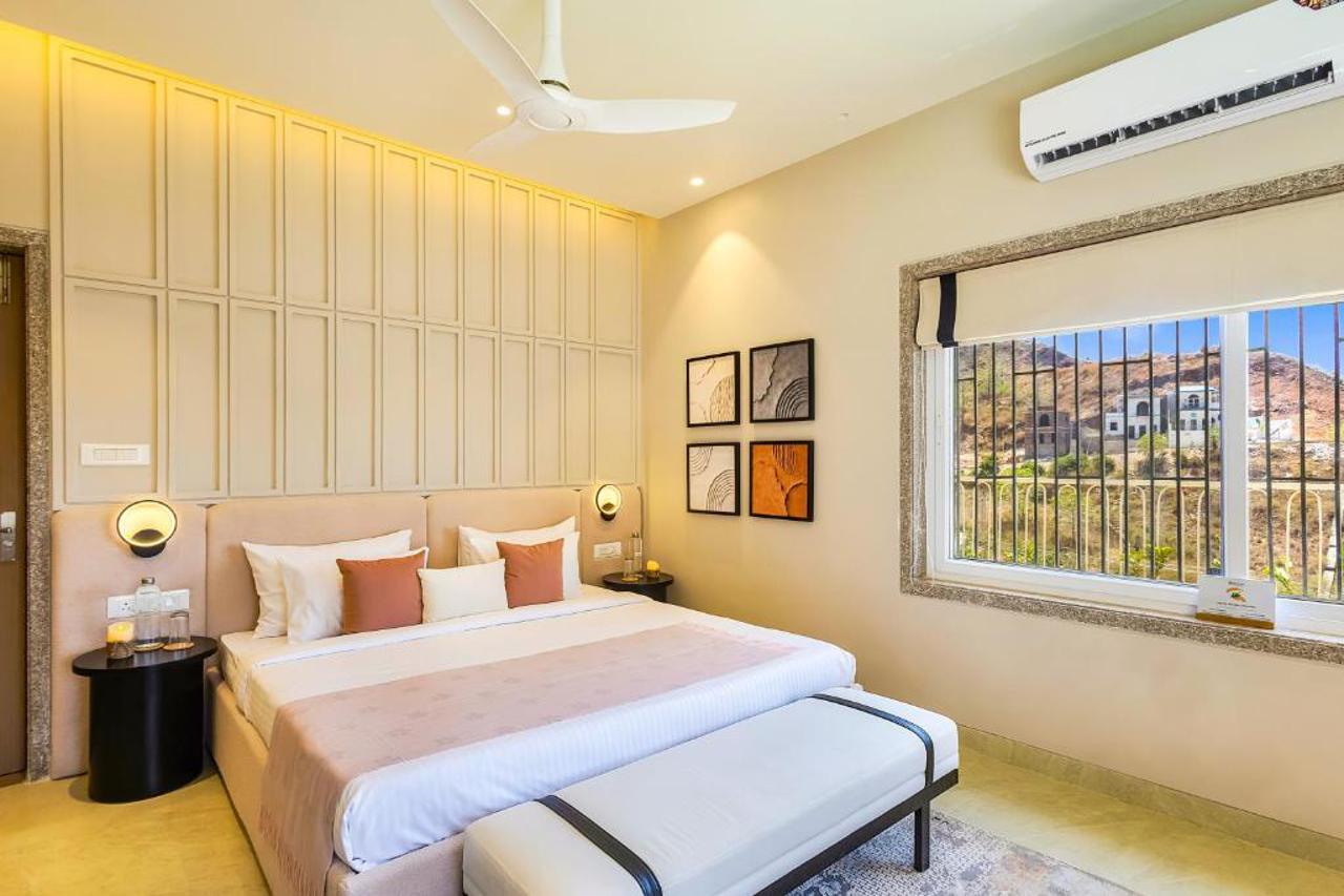 ELIVAAS Shourya Viola 3 BHK Villa with Pvt Pool & Garden 8/19