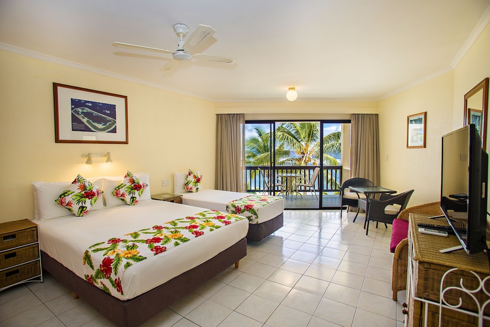 ROOM, BEACH FRONT