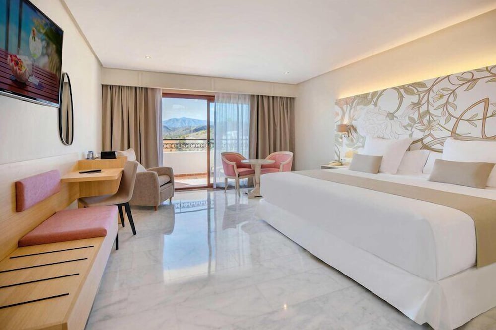 Art Deco, Twin Beds, Partial Ocean View, Terrace