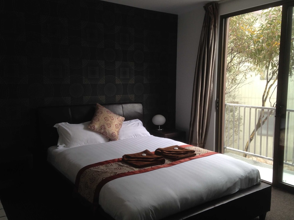 DUCK INN MT BULLER 17/61