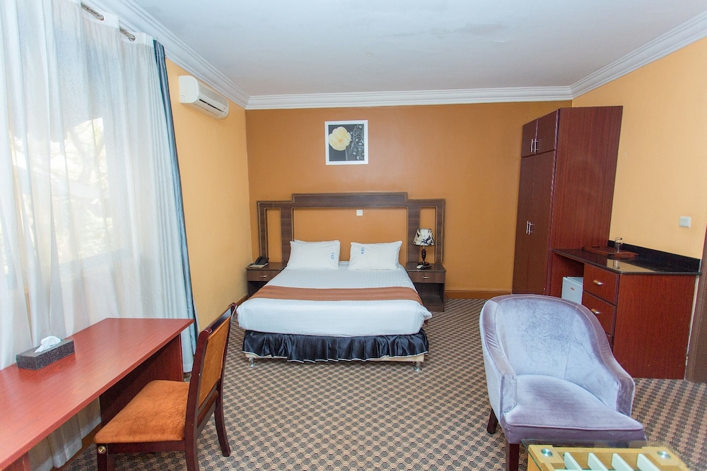 The Country Inn Hotel 9/50
