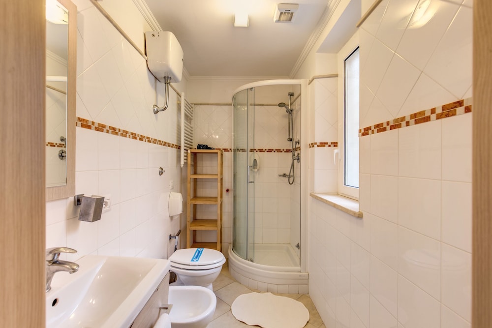 شقة بسريرين كوين بغرفتي نوم مع أريكة، Aurelia Vatican Apartments 4/6