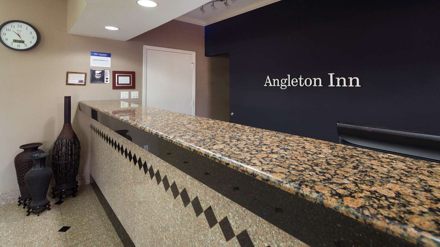 Best Western Angleton Inn 2/6