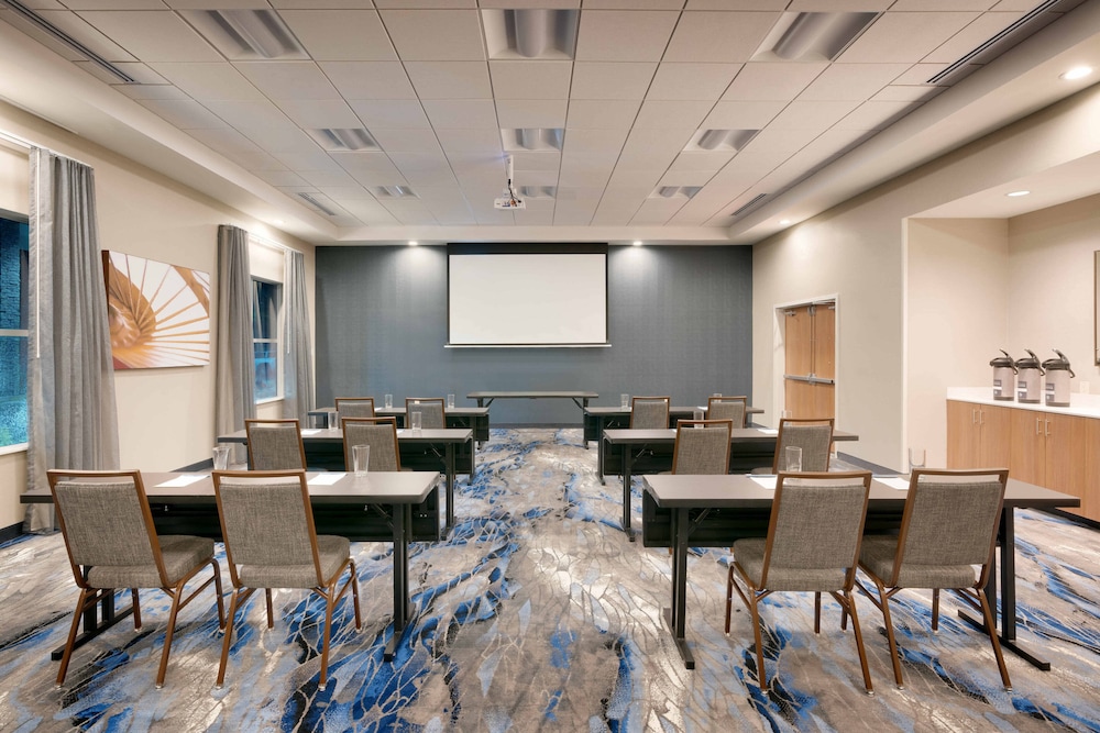 Fairfield Inn Suites Rockport 51/53