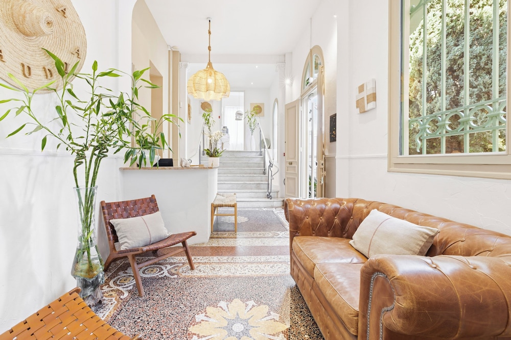 VILLA CLAUDIA(FORMERLY LE VENDOME - VILLA CLAUDIA) 50/77