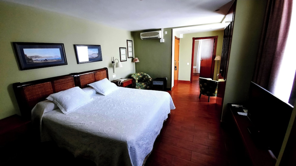 Hotel Sant Jordi 12/50