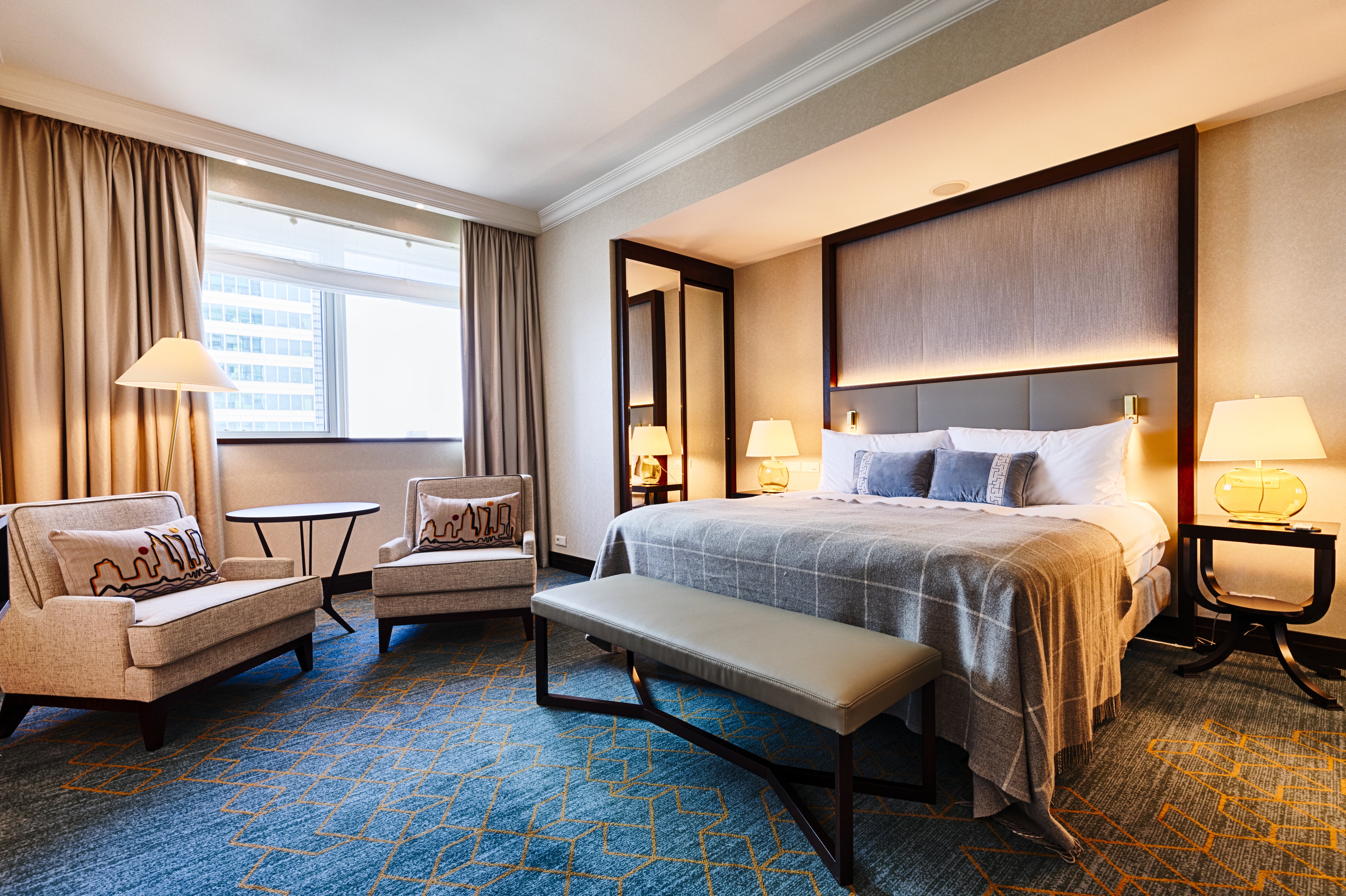 Intercontinental Warsaw 26/81
