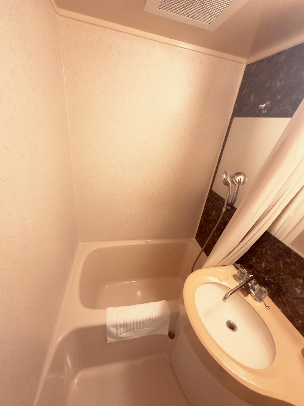 Room, Smoking Type Not Guaranteed