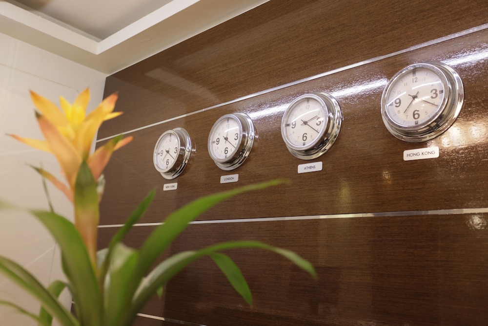AEGEON HOTEL 13/50