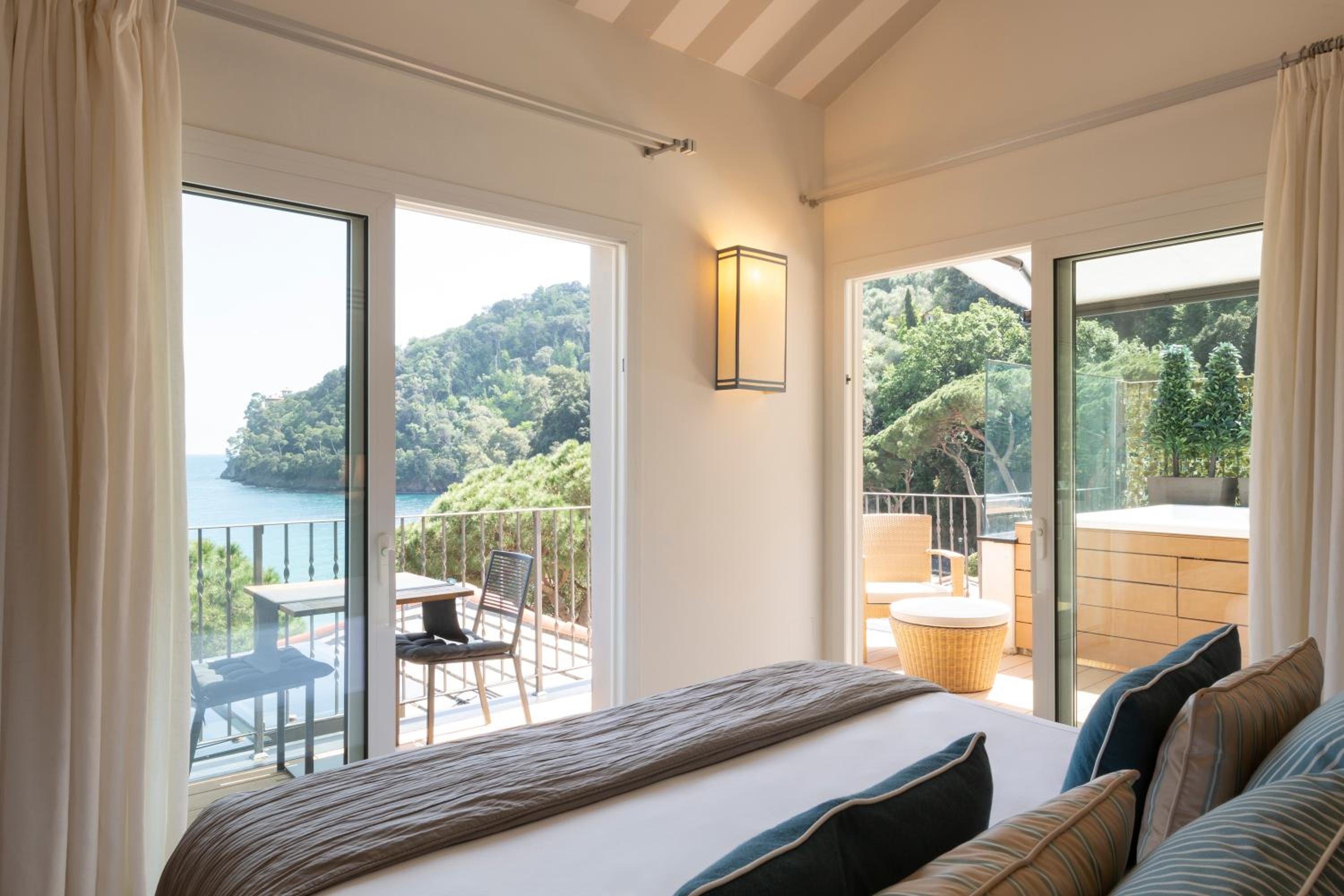 Suite, Sea View