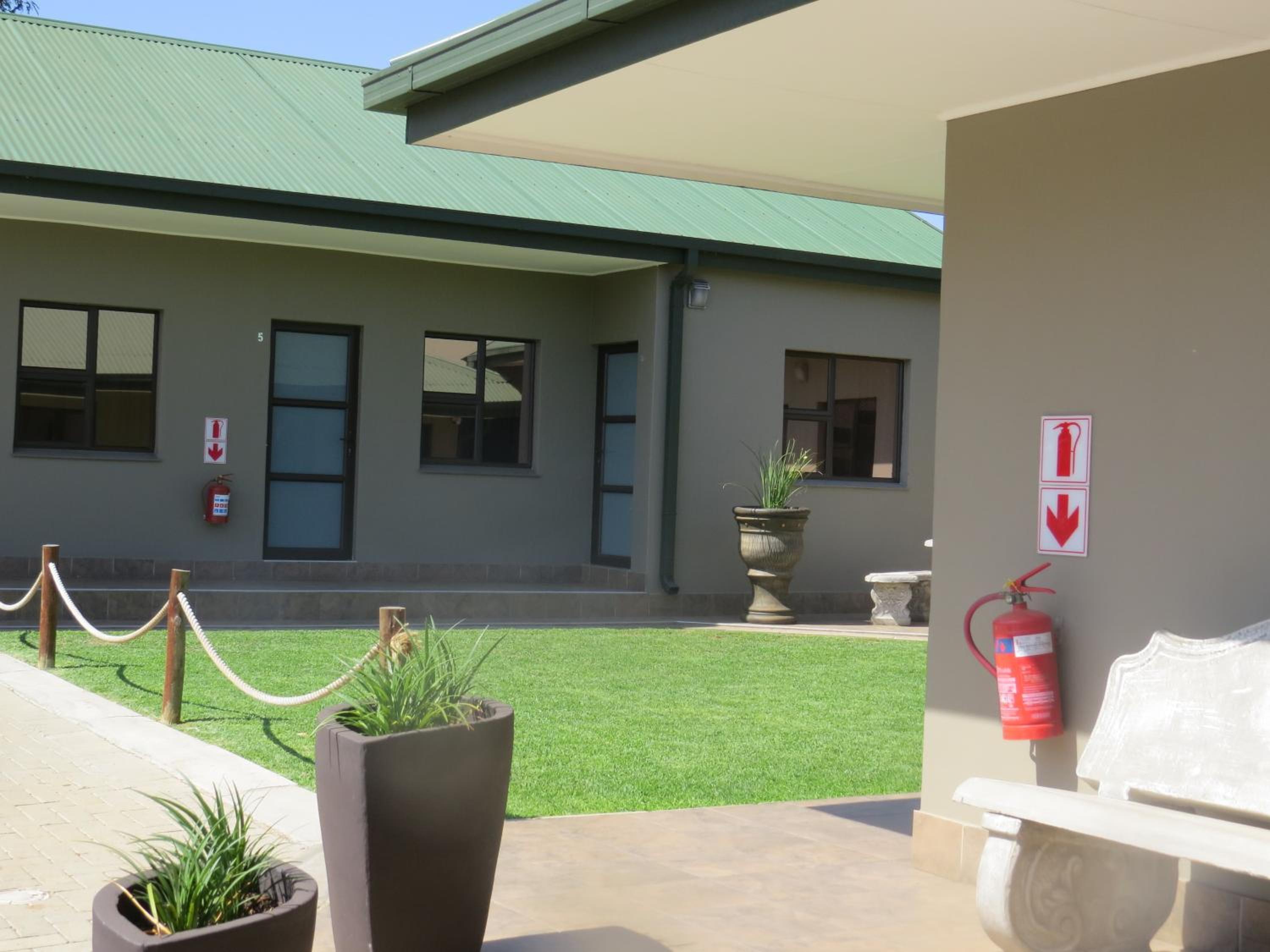 Villa Strada Guesthouse and Conference Venue 11/16