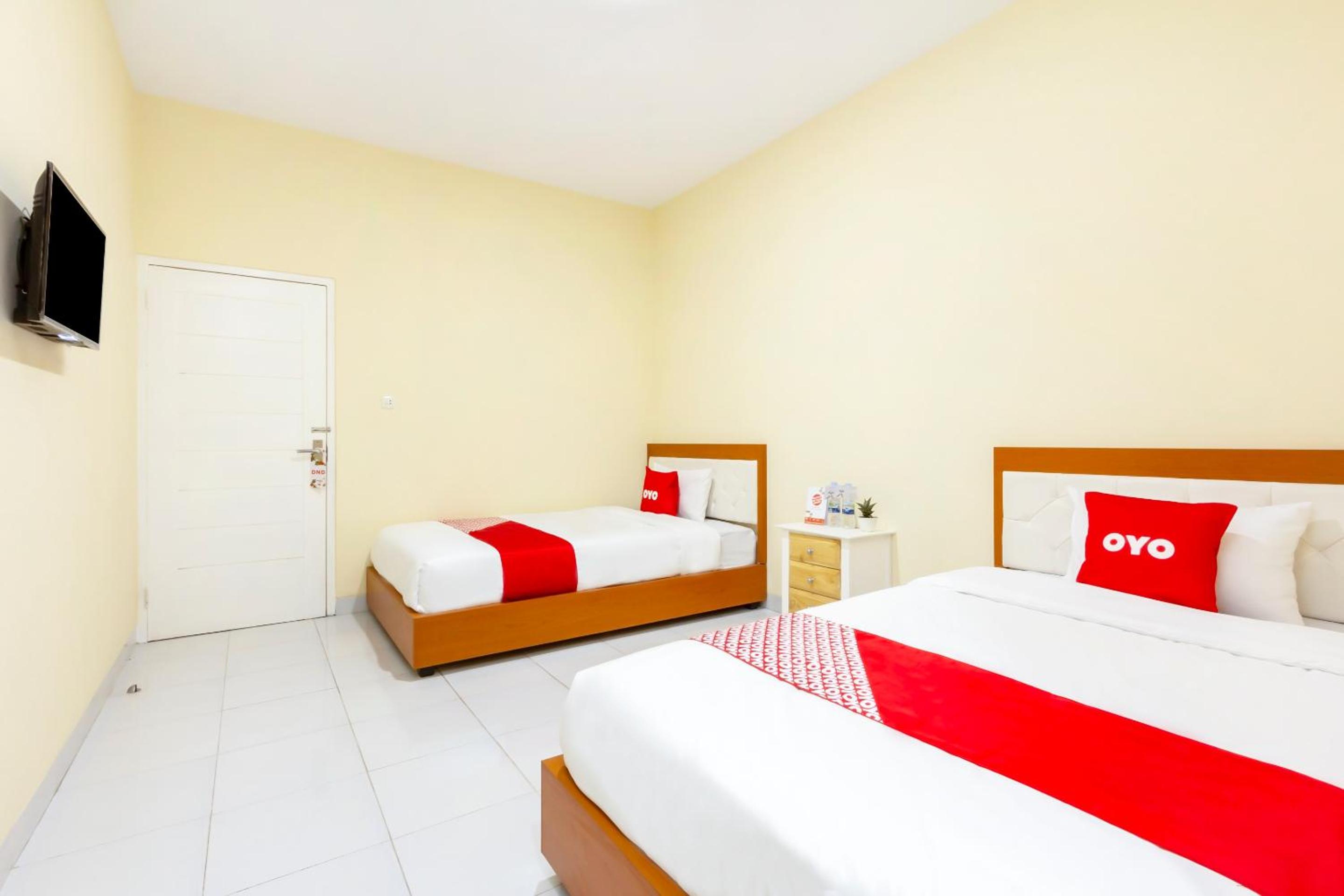 DELUXE, TWIN BEDS