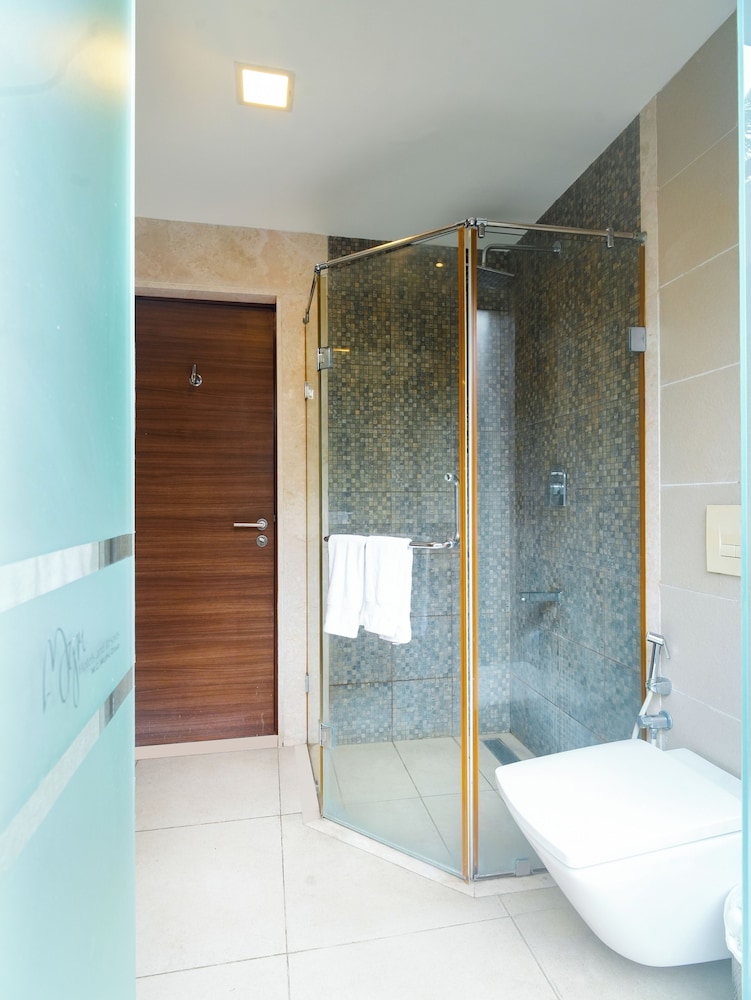 MGM Beach Resorts (15Kms before Mahabalipuram) 53/54